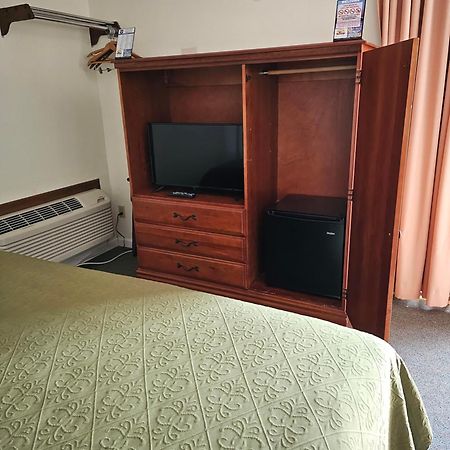 Knights Inn Mackinaw City Eksteriør billede