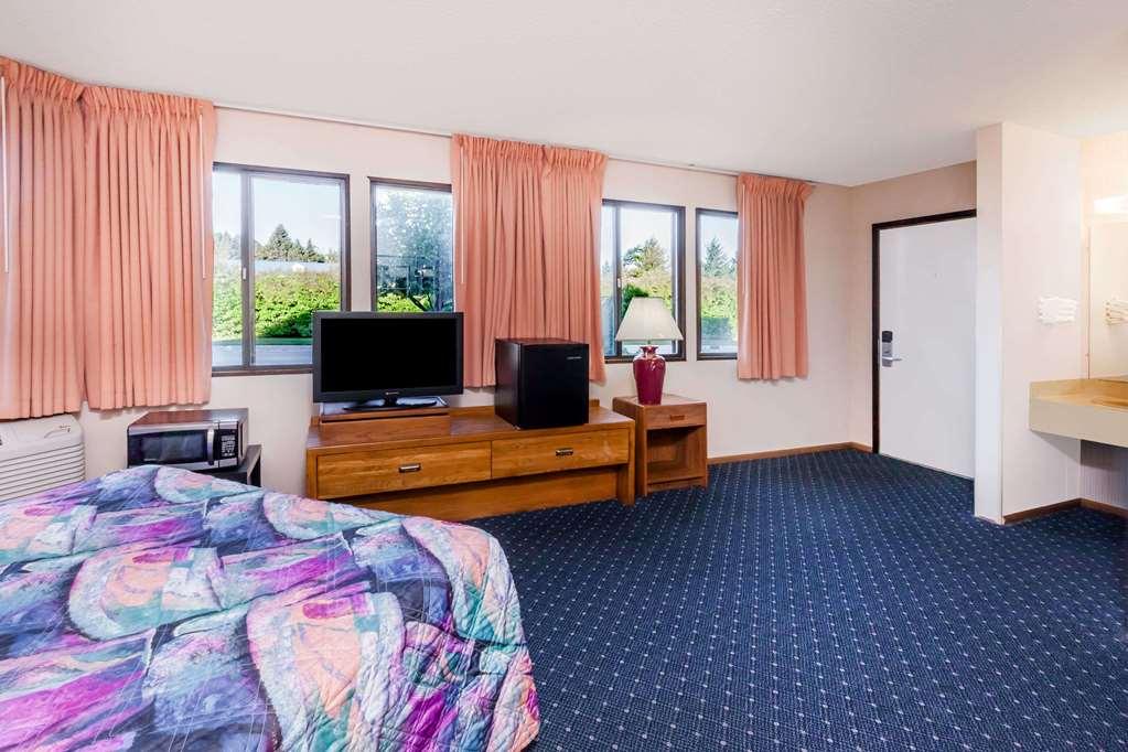 Knights Inn Mackinaw City Værelse billede