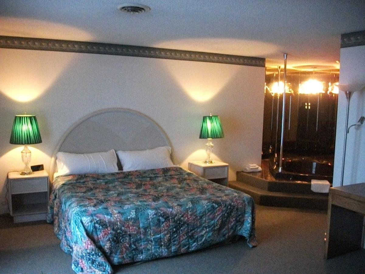Knights Inn Mackinaw City Værelse billede