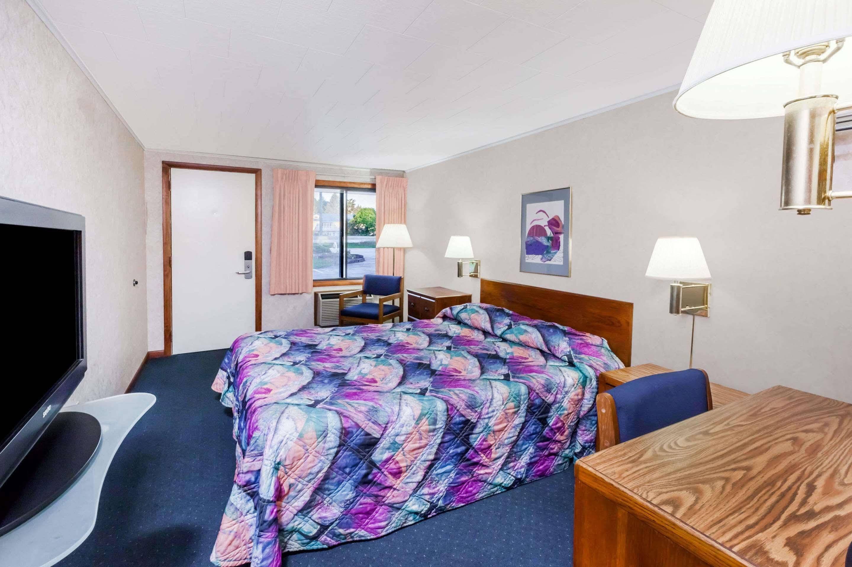 Knights Inn Mackinaw City Eksteriør billede